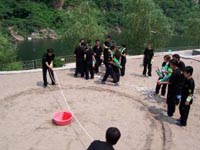 场地拓展训练项目-雷区取水